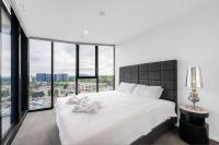 Modern Chic 1-Bedroom Apartment with Parking - Chambres d'hôtes Phillip