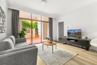 Bright Inner-West Stay with Pool Access - Chambres d’hôtes Sydney