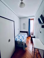 Single Room with Shared Bathroom