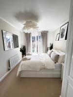 DeLux Room with Private Parking, Sleeps 2, Perfect for Cotswold Getaway, Easy A419 Access - Ferienwohnung Blunsdon Saint Andrew