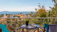 Bunny island- seaview house, private garden , Lagonisi, Attika riviera by Comfortbnb - Chambres d'hôtes Lagonísi