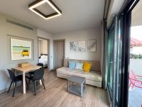 One-Bedroom Apartment - Sea Side