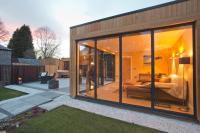 The Invergarry - Royal Deeside Luxury 5 star Couples Retreat with Hot Tub, Aboyne - Chambres d'hôtes Aboyne