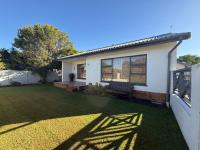 Barking Beach Cottage, Sandbaai - Pet Friendly - B&B Hermanus