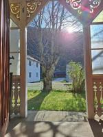 Villa ved sjøen og fjellene - Bed and Breakfast Myklebostad