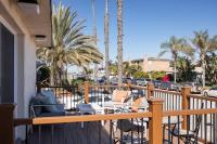 2BD Sashas Bungalow Beach Vibes 1 Block Away - B&B San Diego