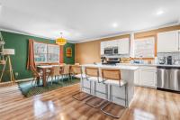 Boho Downtown 5BD Home BBQ Pool Table 5Min to Duke - Ferienwohnung Durham