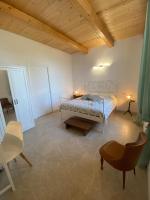 Kamer met Kingsize Bed en Uitzicht op Zee