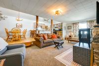 8 Mi to Hiking Home with Patio in Dtwn Pioche - B&B