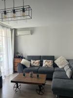 Cozy apartment with parking 5 min from downtown - Ferienwohnung