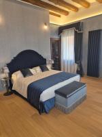 Two-Bedroom Deluxe Apartment with Balcony