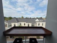 Stylish Loft apartment in the heart of Durbanville - Ferienwohnung Durbanville