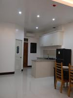 Apartment with Pool View