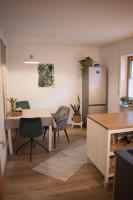 BaumHaus - kleines Ferienglück - Bed and Breakfast Karlstadt am Main