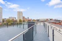 Stylish 2-Bed - Rooftop Views - Central Birmingham - B&B Birmingham
