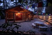 The Happy Cabin Woodland Hideaway by the River - B&B Banavie