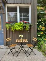 Cozy Coach House - Bed and Breakfast Kitchener