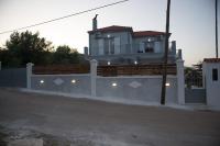 Babis House - B&B Karavomylos