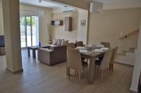 Babis House - B&B Karavomylos