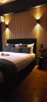Near Acropolis by LV - B&B Atenas