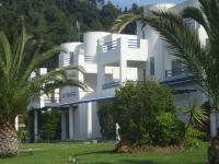 Seafront family house with garden - Possidi west beach - Bed and Breakfast Poseídi