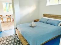 Bruns Beach Garden Apartment - Central, Comfortable & Close to the beach - Ferienwohnung