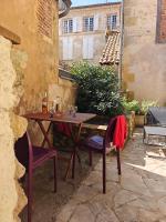 140m2 du XVIIe, plein centre & extérieur, 6-9 pers - B&B Bergerac