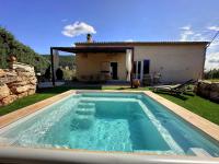 Belle Villa Marthe avec piscine, Aups - B&B