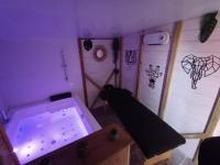 Roulotte de Camille, avec bain à remous - B&B Winnezeele