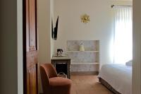 Camera Matrimoniale con Vista Giardino