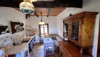 Casa Maramureșeană - Refugiu Tradițional Maramureșean Cazare de Poveste în Natură lângă pârâu Loc de joaca pentru Copii Parcare Foișor - Chambres d'hôtes Marga