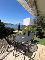 Apartman Lovren - Prvi red do mora - Chambres d’hôtes Stara Novalja