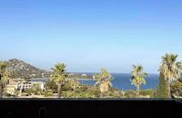 Cap Estérel Magnifique vue mer avec parking et piscine - Bed and Breakfast Saint-Raphaël