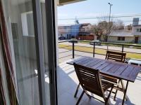 AIRES DE MIRAMAR - Departamento BRISA, Luminoso con Cochera y Parrilla- Miramar Costa Atlántica - Chambres d'hôtes Miramar