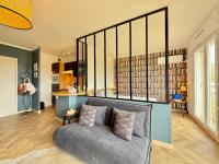Studio Cozy Vue Dégagée - Plein Cœur de Six-Fours - B&B