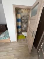 Vierbettzimmer mit eigenem Bad