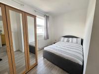 Three Double Rooms in Spacious Home - B&B