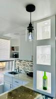 Modern 1BR Suite Boutique 5 Miles to Beach - Ferienwohnung