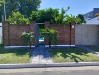 Casa con Pileta y Jardin Zona Termas Concordia - Ferienwohnung Villa Zorraquín