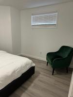 2bedroom, 2bed day light Suite in a nice and secured neighborhood - B&B Prince George