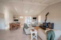 Coorong Cottage- Waterfront, Nature, Hiking - Bed and Breakfast Hindmarsh Island