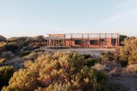 Luxury island villa retreat with private waterfront - Ferienwohnung