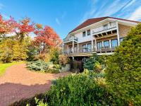 Deluxe Apartment im Grünen mit Balkon und Frühstück im Hotel Reindahls - Chambres d'hôtes Wilkendorf