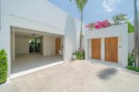 Coco Villas Phuket - 3 Bedroom Private Designer Pool Villa by Escape Villas - Chambres d'hôtes Bang Tao Beach
