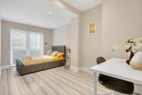 Hammersmith Flat 2 Bedrooms LGF - B&B