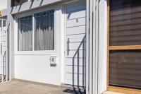 Tangerine Modern 1-BR Apartment in Larnaca - Ferienwohnung Larnaka