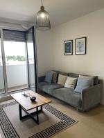 New modern APT near Old town - private parking - B&B Zara