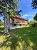 Splendide Villa, grand jardin à 2 pas du Golf - B&B