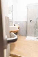 Doppelzimmer mit Whirlpool-Badewanne