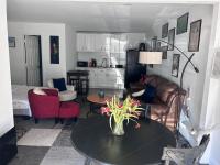 Cozy studio apt 10 min from everywhere in city - Bed and Breakfast